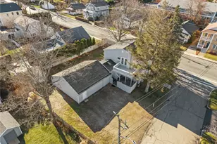 16 Courtway St, Narragansett, RI 02882 - Photo 2