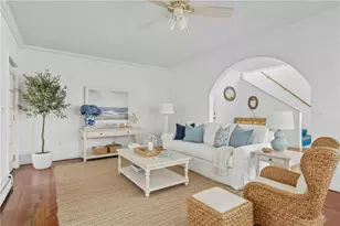 16 Courtway St, Narragansett, RI 02882 - Photo 12