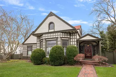 4 Hunter Avenue, Newport, RI 02840 - Photo 1