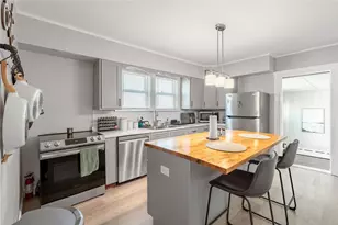 35 E Knowlton St, East Providence, RI 02915 - Photo 8