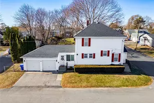 35 E Knowlton St, East Providence, RI 02915 - Photo 1