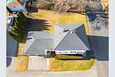 35 E Knowlton Street, East Providence, RI 02915 - Photo 4