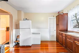 1548 Smith St, North Providence, RI 02911 - Photo 18