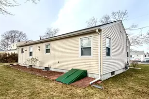 53 Whipple Ave, Barrington, RI 02806 - Photo 6