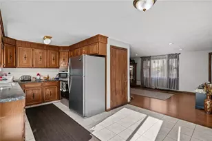 180 Highland St, Cranston, RI 02920 - Photo 8