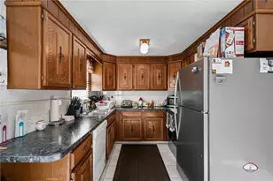 180 Highland St, Cranston, RI 02920 - Photo 6