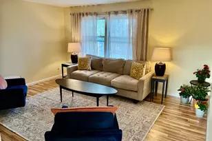 17 Metacomet St, Portsmouth, RI 02871 - Photo 2