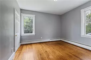 11 Roosevelt St, North Providence, RI 02904 - Photo 6