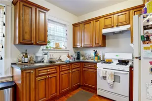139 Lancaster St, Providence, RI 02906 - Photo 26