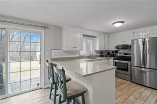 33 New York Ave, Cumberland, RI 02864 - Photo 18