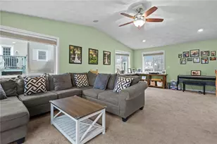 33 New York Ave, Cumberland, RI 02864 - Photo 12