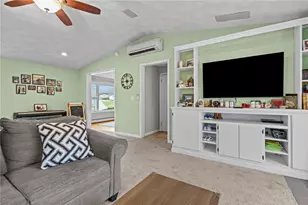 33 New York Ave, Cumberland, RI 02864 - Photo 14