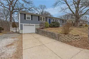 33 New York Ave, Cumberland, RI 02864 - Photo 4