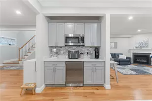 1502 Hunting Hill Dr, Cumberland, RI 02864 - Photo 6