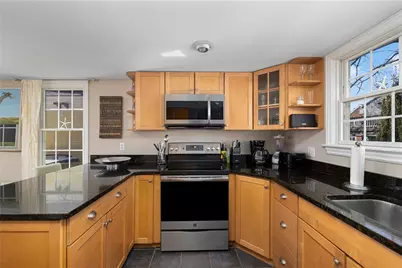 28 Extension Street, Newport, RI 02840 - Photo 6