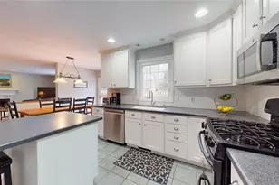 24 Ridge Crest Ln, South Kingstown, RI 02879 - Photo 8