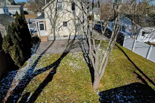 103 Burnside Ave, East Providence, RI 02915 - Photo 4