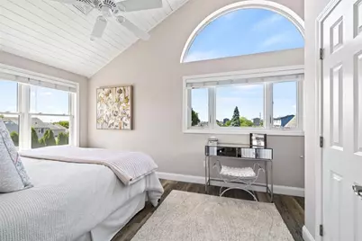 26 Walcott Avenue, Narragansett, RI 02882 - Photo 14