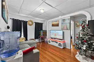 71 Wilson St, Providence, RI 02907 - Photo 8