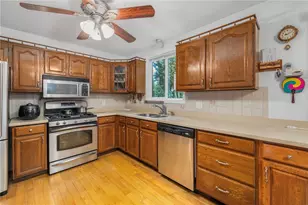 65 Janet Dr, Cranston, RI 02921 - Photo 12