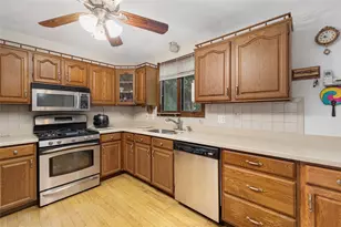 65 Janet Dr, Cranston, RI 02921 - Photo 10