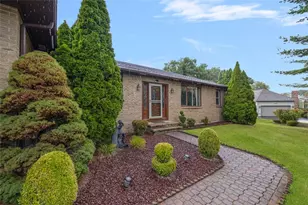 65 Janet Dr, Cranston, RI 02921 - Photo 4