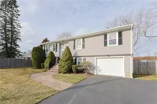 59 Independence Dr, Warwick, RI 02888 - Photo 2