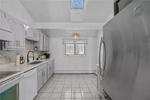 25 Ivy Hollow Ct, Cranston, RI 02921 - Photo 12