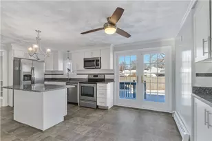 43 Esquire Ave, Warwick, RI 02889 - Photo 2