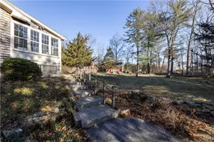 1037 Great Rd, Lincoln, RI 02865 - Photo 32