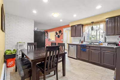 22 Whipple Avenue, North Providence, RI 02911 - Photo 4