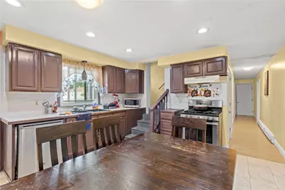 22 Whipple Avenue, North Providence, RI 02911 - Photo 2