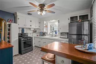 25 Trieste St, Pawtucket, RI 02860 - Photo 16