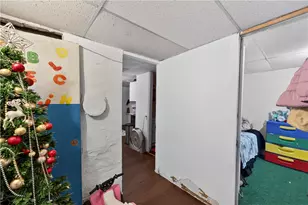 206 Hanover St, Providence, RI 02907 - Photo 14