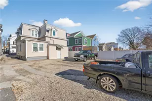 206 Hanover St, Providence, RI 02907 - Photo 4