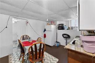 206 Hanover St, Providence, RI 02907 - Photo 6