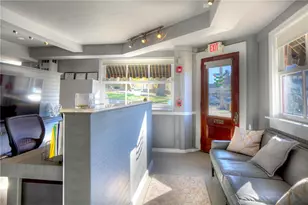 2 Perry St, Newport, RI 02840 - Photo 6