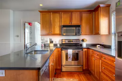 2 Perry Street, Newport, RI 02840 - Photo 12