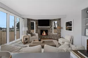 1705 Wampanoag Trl, Barrington, RI 02806 - Photo 10