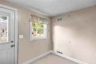 75 Charlotte Dr, East Greenwich, RI 02818 - Photo 8