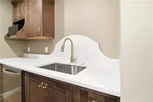 388 S Main St, Providence, RI 02906 - Photo 8