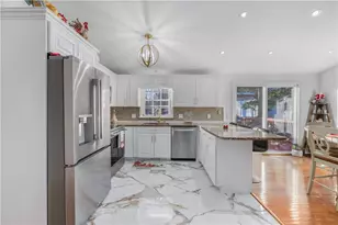 26 Smith St, Lincoln, RI 02865 - Photo 12