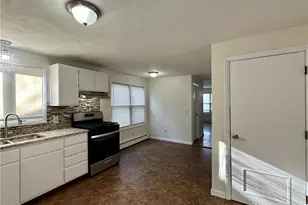 35 Lancashire St, Providence, RI 02908 - Photo 4