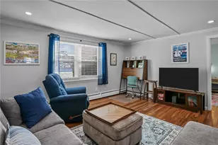 70 Carroll Ave, Newport, RI 02840 - Photo 14