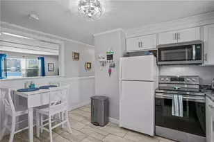 70 Carroll Ave, Newport, RI 02840 - Photo 10