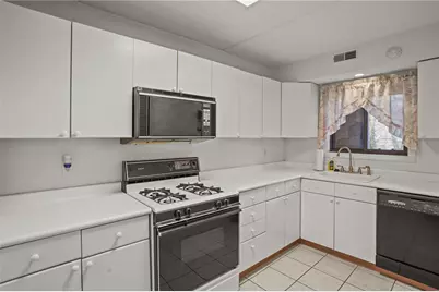 650 East Greenwich Avenue #B5 211, West Warwick, RI 02898 - Photo 36