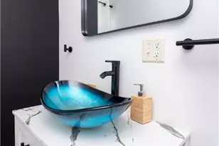 54 Silver Lake Ave, Providence, RI 02909 - Photo 16