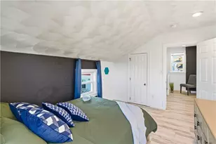 54 Silver Lake Ave, Providence, RI 02909 - Photo 24