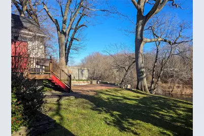 77 Pinecrest Drive, Pawtucket, RI 02861 - Photo 32