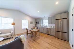 32 Exchange St, East Greenwich, RI 02818 - Photo 10